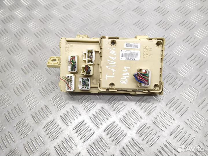 Блок предохранителей Toyota Avensis 2 (T250) рест