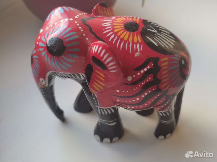 Статуэтка слона деревянная