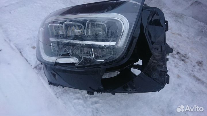 Фара правая мерседес