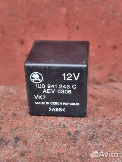 Реле Skoda Octavia A4 2006 1U0941243C