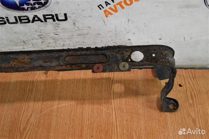 Крепеж радиатора Ford C-Max 1 поколение 1.8 бензин