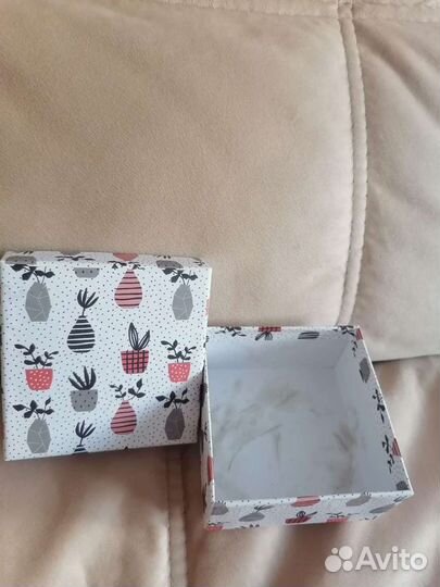 Коробка подарочная
