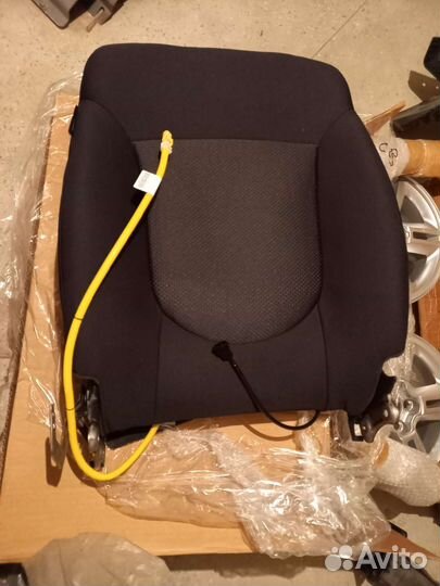 Спинка сидения пассажира KIA Cerato 08-13