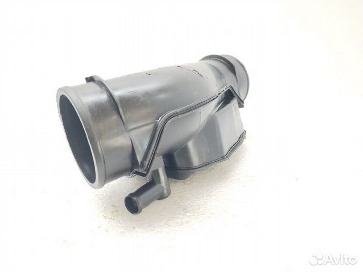 Патрубок воздушного фильтра Nissan Fuga Y50 3.5