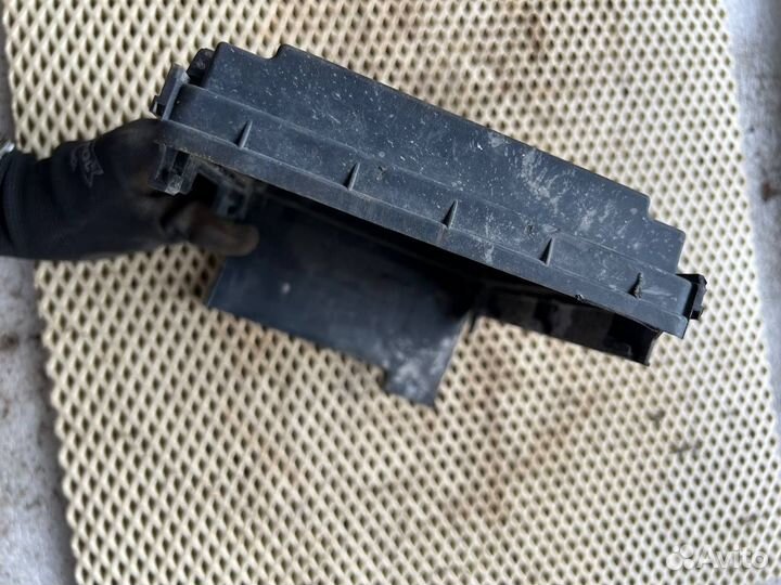 Крышка блока предохранителей VW Passat B6 2.0