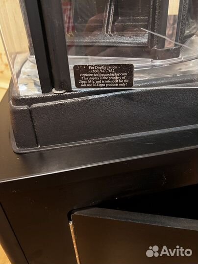 Витрина Zippo с подсветкой