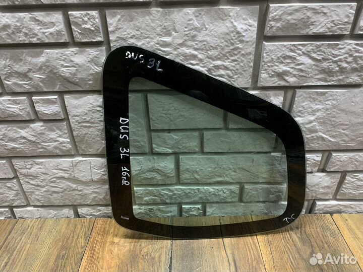 Renault Duster Стекло кузовное глухое LH