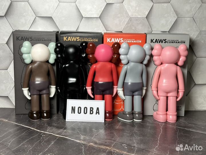 Фигурки Kaws