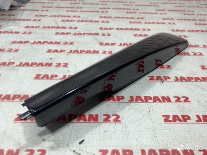 Крышка рейлинга передняя левая Toyota Highlander