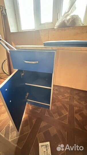 Маникюрный стол