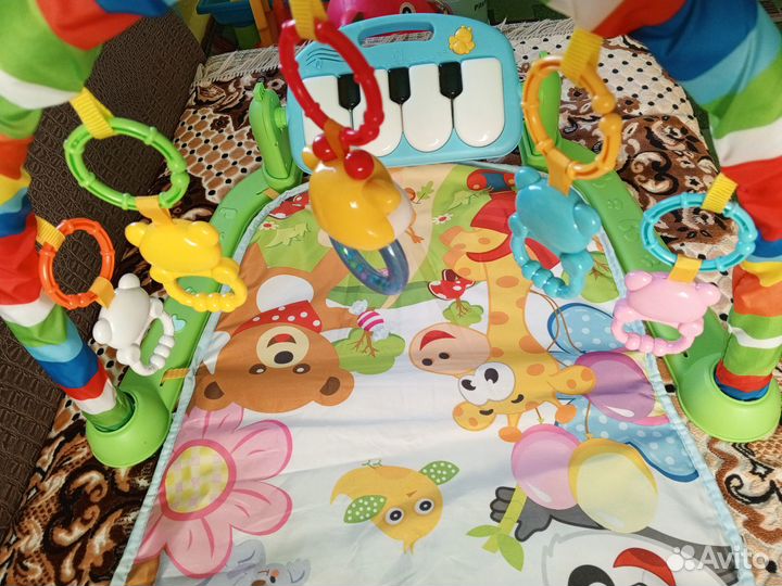 Развивающий коврик с пианино