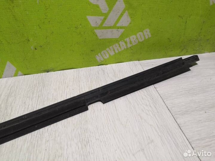 Уплотнитель стекла Тойота Хайлендер