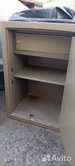 Сейф металлический