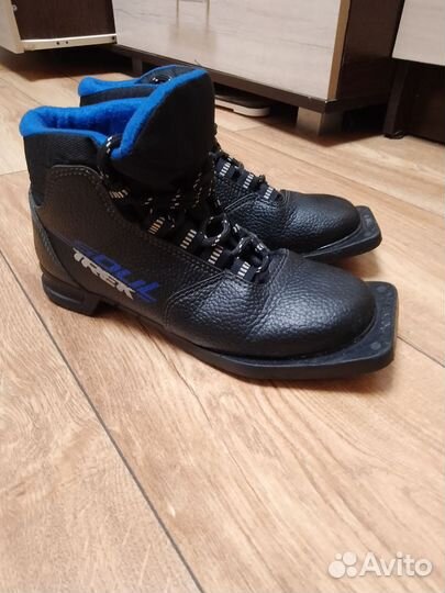 Лыжные ботинки классические р -35