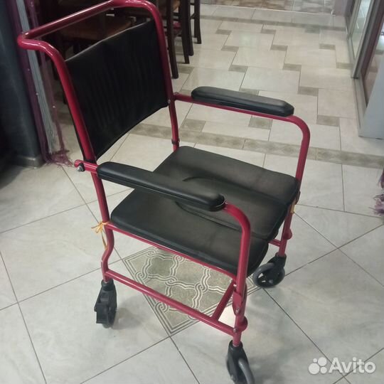 Кресло-коляска с санитарным оснащением