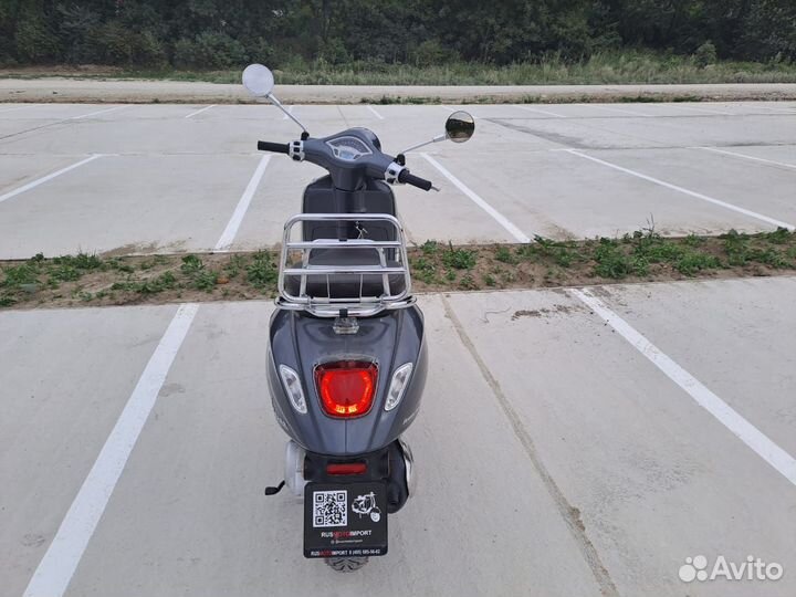 Скутер Vespa Primavera 50 Touring