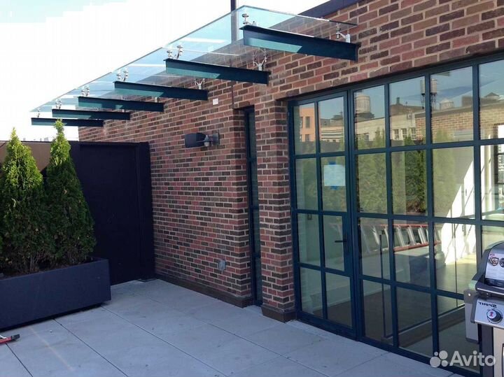 Стеклянный козырек от производителя