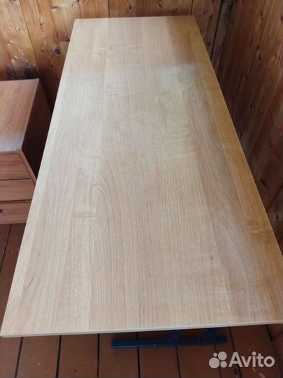 Детский письменный стол