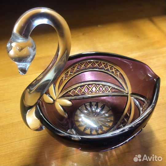 Богемское стекло ваза лебедь