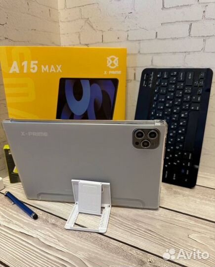 Планшет с клавиатурой и стилусом