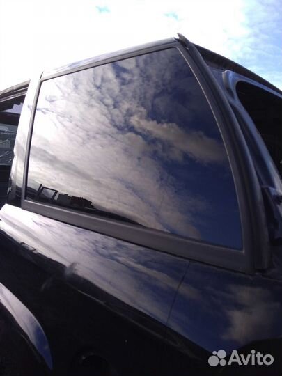 Стекло кузовное глухое левое Chevrolet Trailblazer