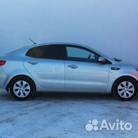 Kia Rio серебристая седан 2016