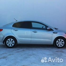 Kia Rio серебристая седан 2016