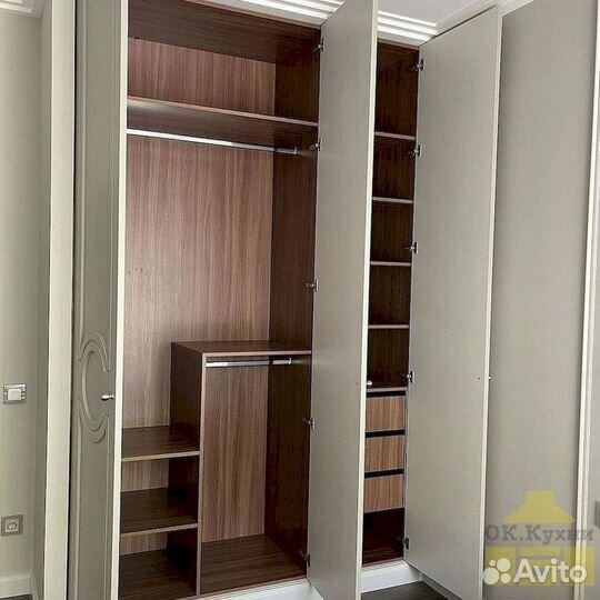 Шкаф в комнату