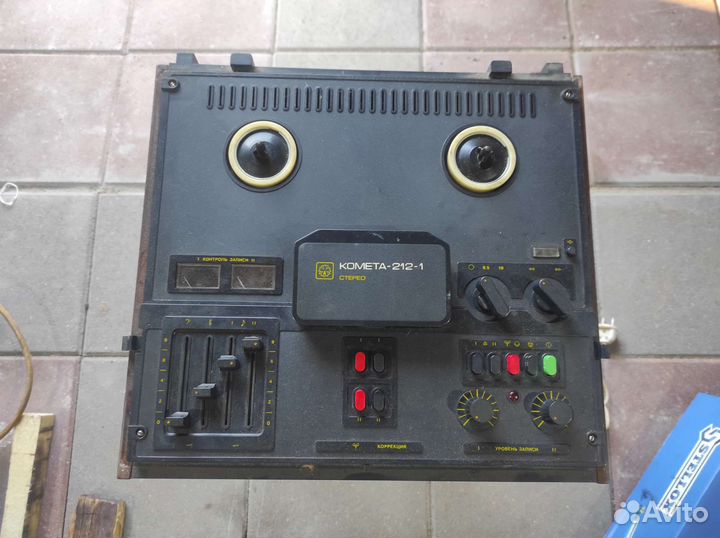 Катушечный магнитофон комета