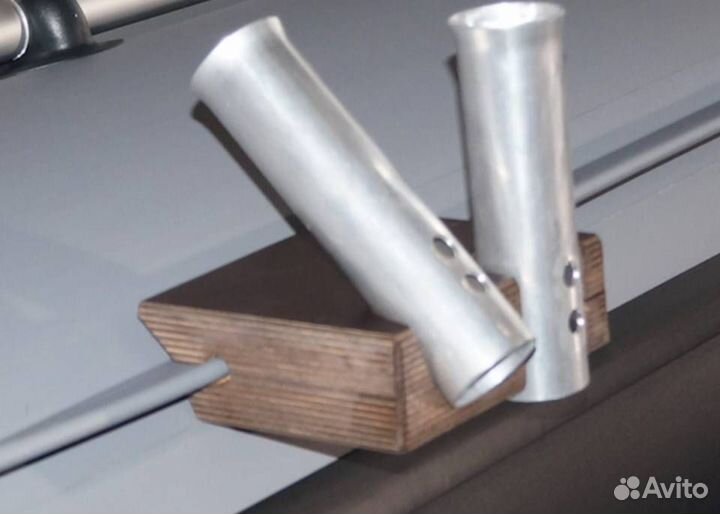 Держатель для двух удилищ