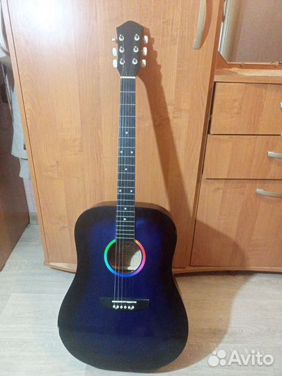 Акустическая гитара