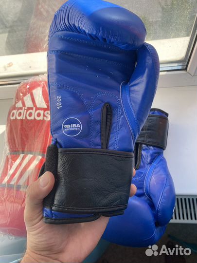 Боксерские перчатки 10 oz adidas