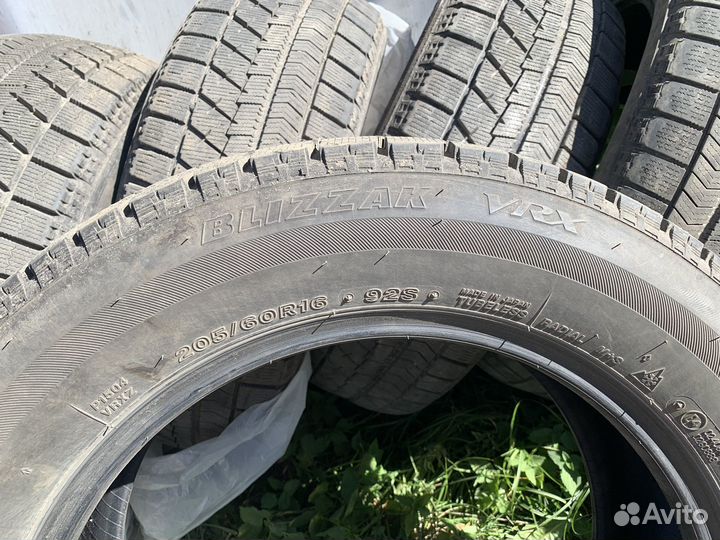 Bridgestone Blizzak VRX 205/60 R16