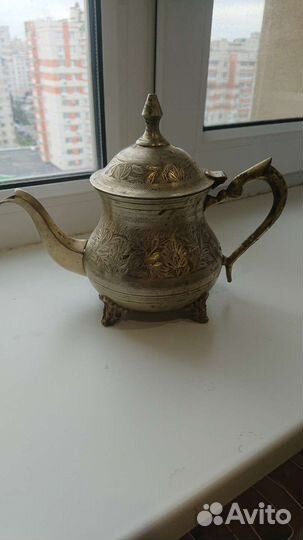 Чайник и молочница