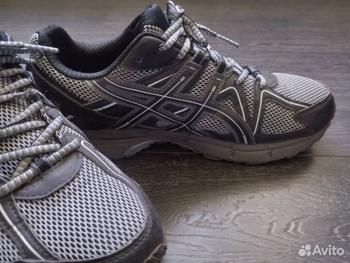 Кроссовки asics