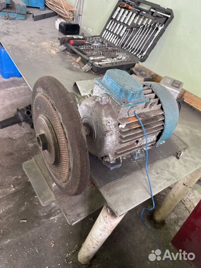 Сверлильный станок и точильный