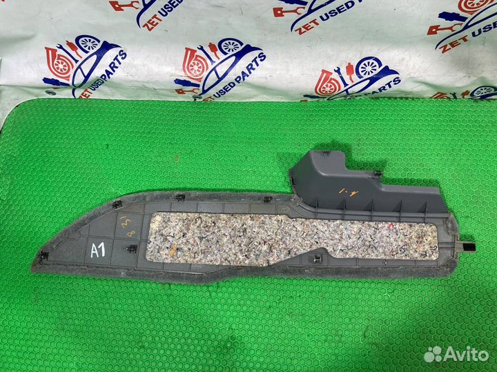 Обшивка подлокотника нижний передняя левая Acura
