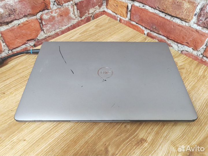 Ноутбук Dell с процессором Core i5-10 для учебы