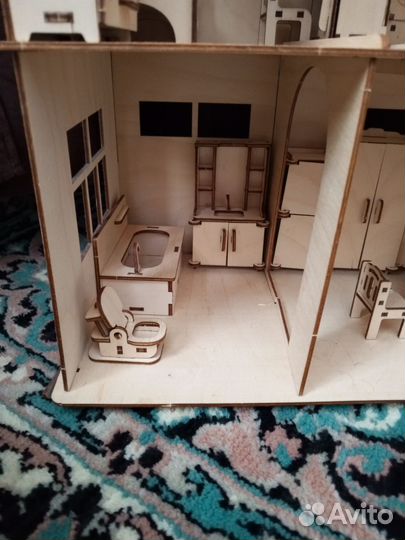 Кукольный домик с мебелью