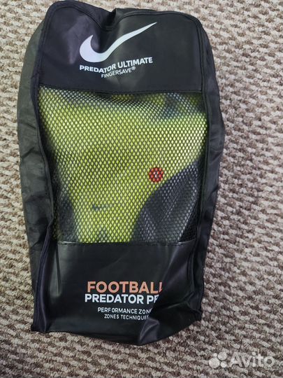 Вратарские перчатки