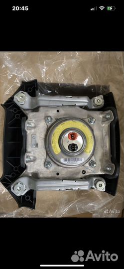 Кнопка сигнала руля