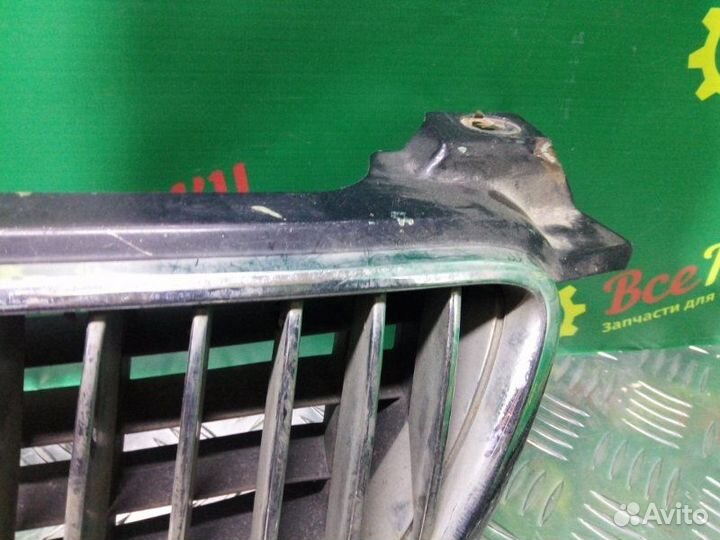 Решетка радиатора Nissan Almera N16 хечбэк 1.5