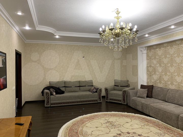 2-к. квартира, 86 м², 8/9 эт.