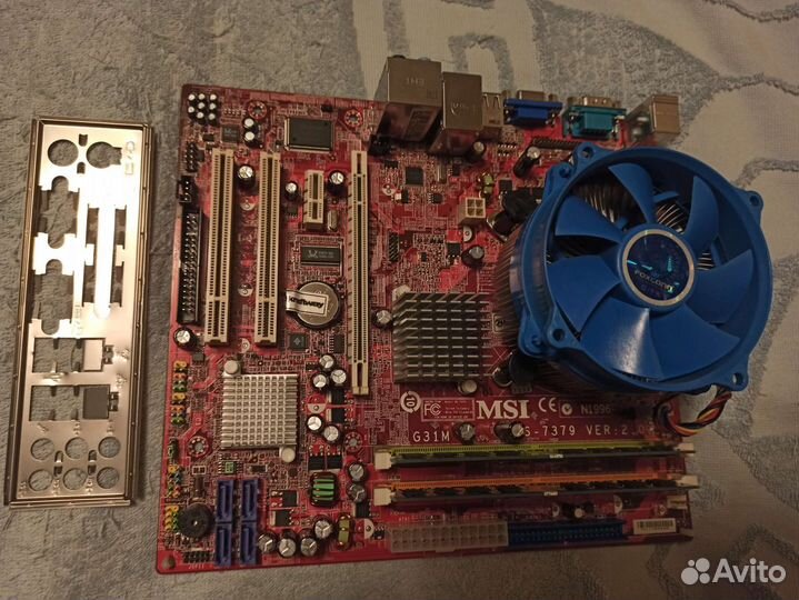 Материнская плата с процессором и памятью