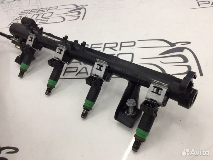 Топливная рампа с форсунками Ford Focus 2 CB4 2010