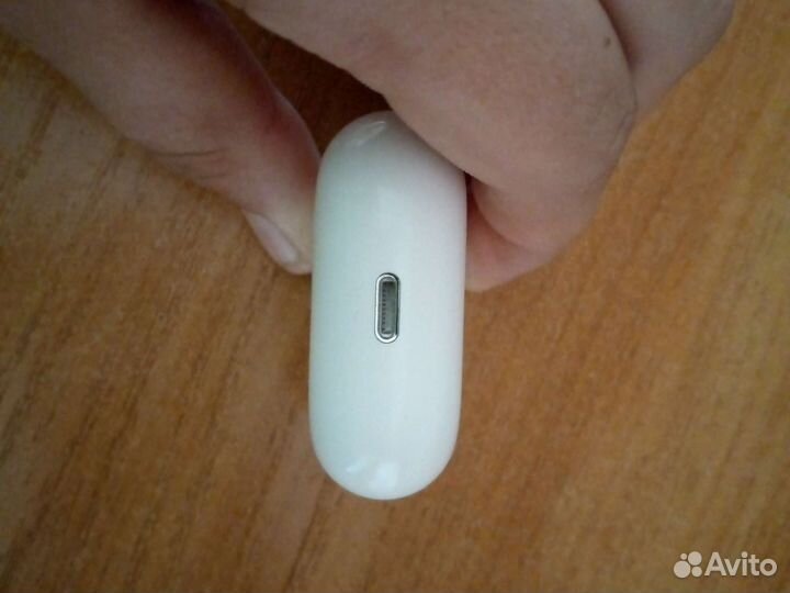 Беспроводные наушники airpods