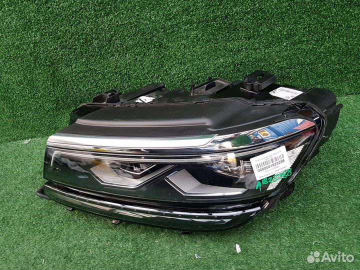 Фара левая Volkswagen Tiguan