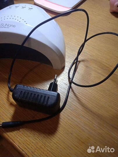 Маникюрная лампа