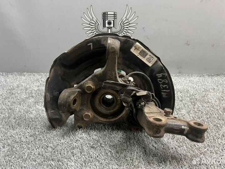 Кулак поворотный передний левый Toyota Auris 2013