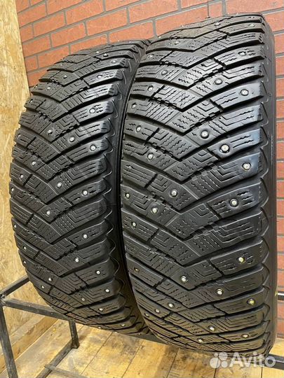 Goodyear UltraGrip Ice Arctic SUV 215/65 R17 99T